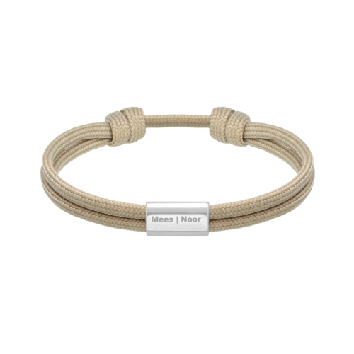 Naam armband heren beige zilverkleurig