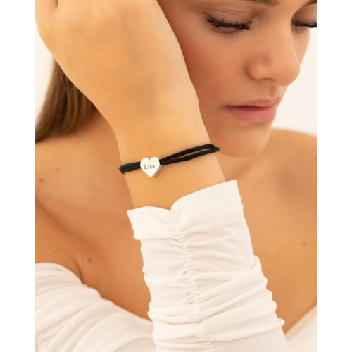 Satin heart initial armband zwart