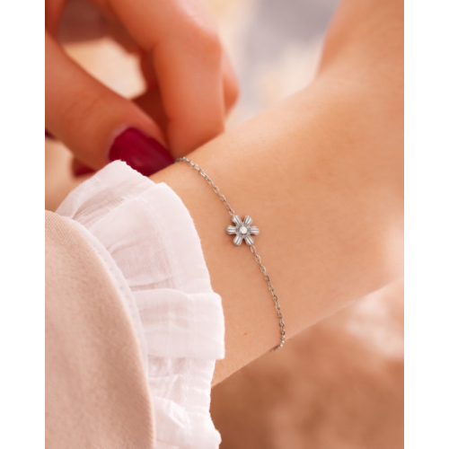 Armband met bloemetje