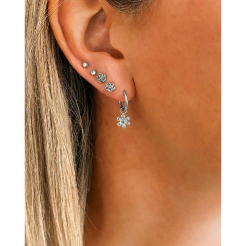 Stud oorbellen bloemetje