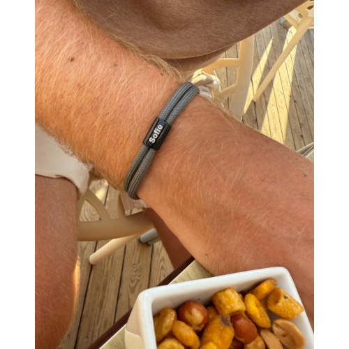 Naam armband heren grijs