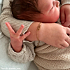 baby en moeder met armbandje
