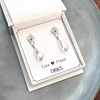 Mooie faux pearl oorbellen met sparkle in sieradendoosje