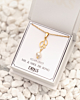 Gouden ketting met parel in sieradendoosje