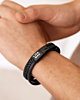 Zwarte leren heren armband met namen dubbel