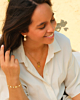 Gouden sieraden look