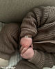 Influencer met baby armbandje