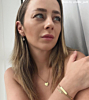 Influencer met sieraden