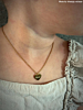 Influencer met kinder hartjes ketting