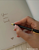 Influencer met DRKS pen