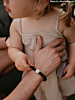 Heren armband zwart met namen.