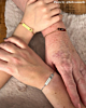 Moeder & dochter armband graveerbare bar goud kleurig