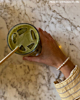 Influencer met DRKS parel armband. 