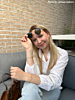 Influencer met opal armband, crystal armband en klaver armband