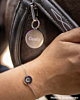 Influencer met paard met sieraden