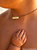 Influencer met gouden ketting