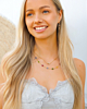 Gouden sieraden look