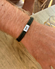 groene heren armband met zilveren plaatje met initialen