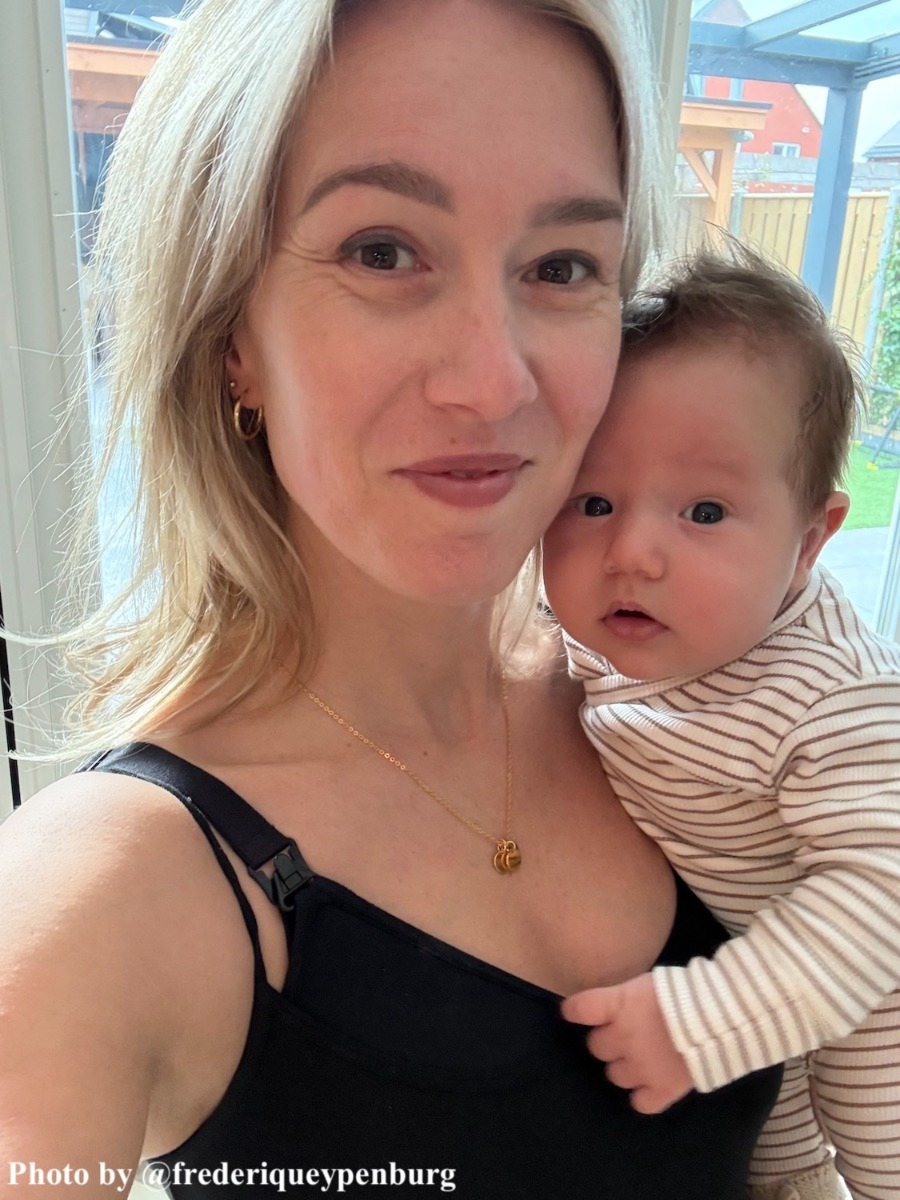 Mama ketting met namen goud kleurig