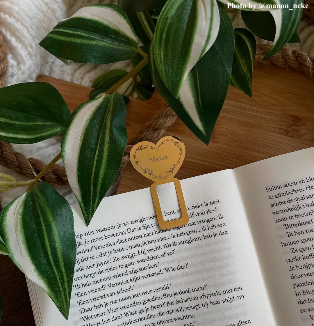 Gouden hartvormige boekenlegger