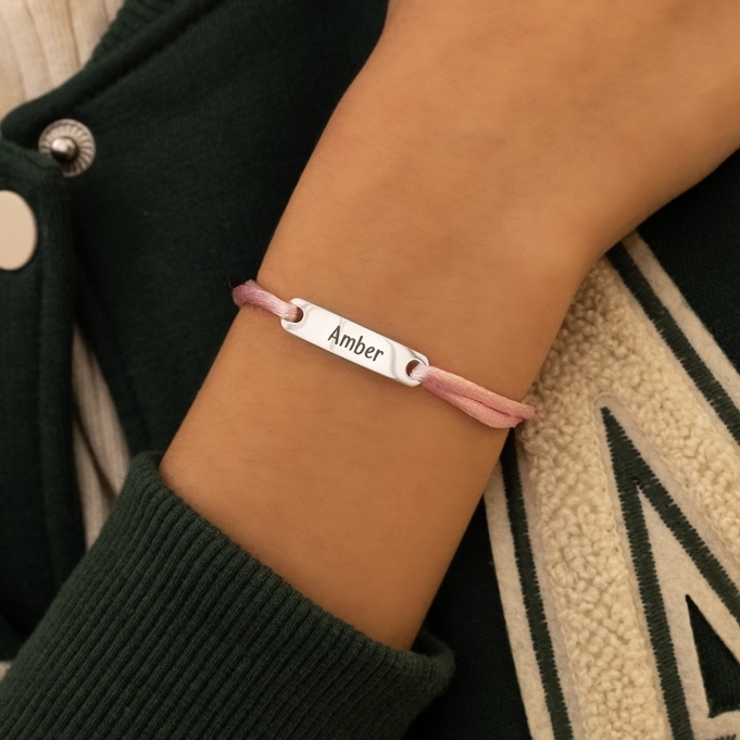 Satin initial armband kids roze
