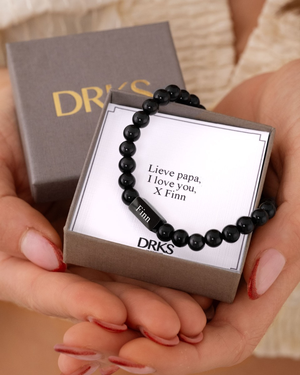 Zwarte kralen armband in doosje