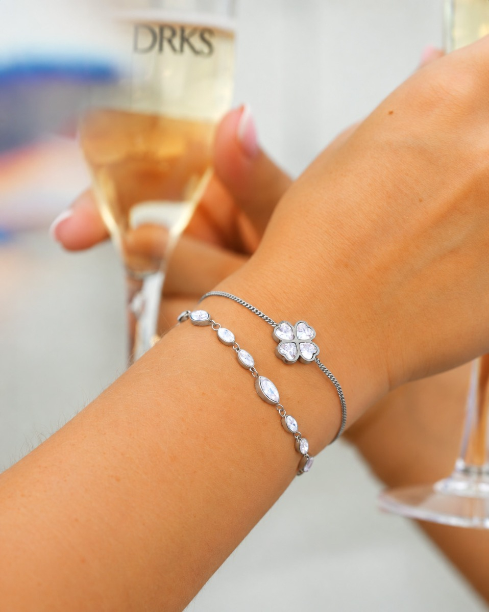 Zilveren armparty met steentjes