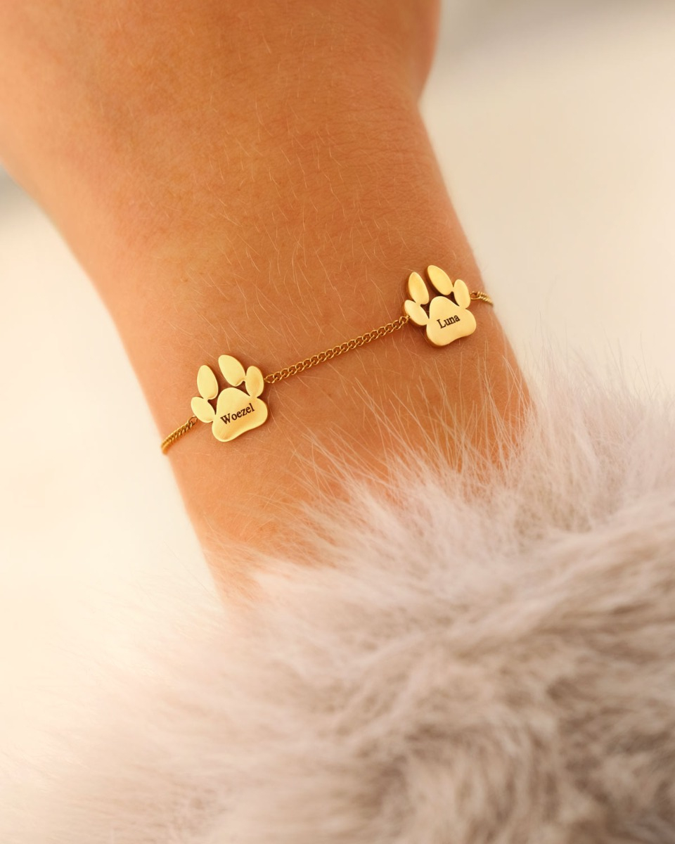 Gouden armband met graveerbare hondenpootjes