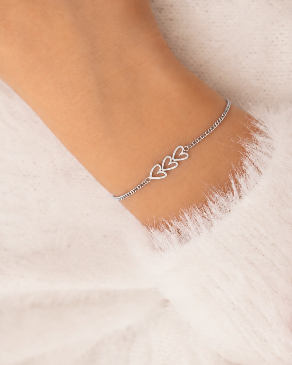 Hartjes armband om kinder pols zilver