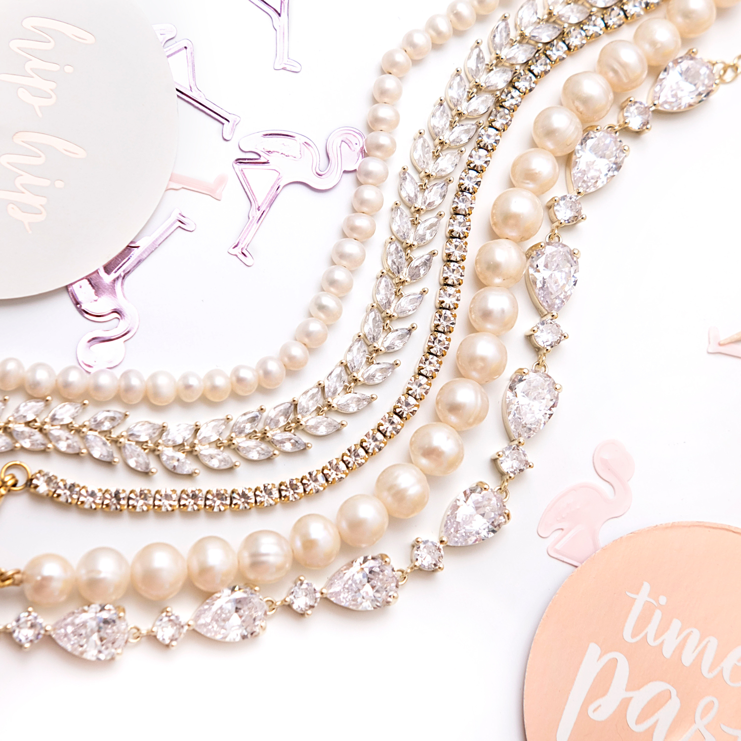 Mix van sparkle en parel armbanden