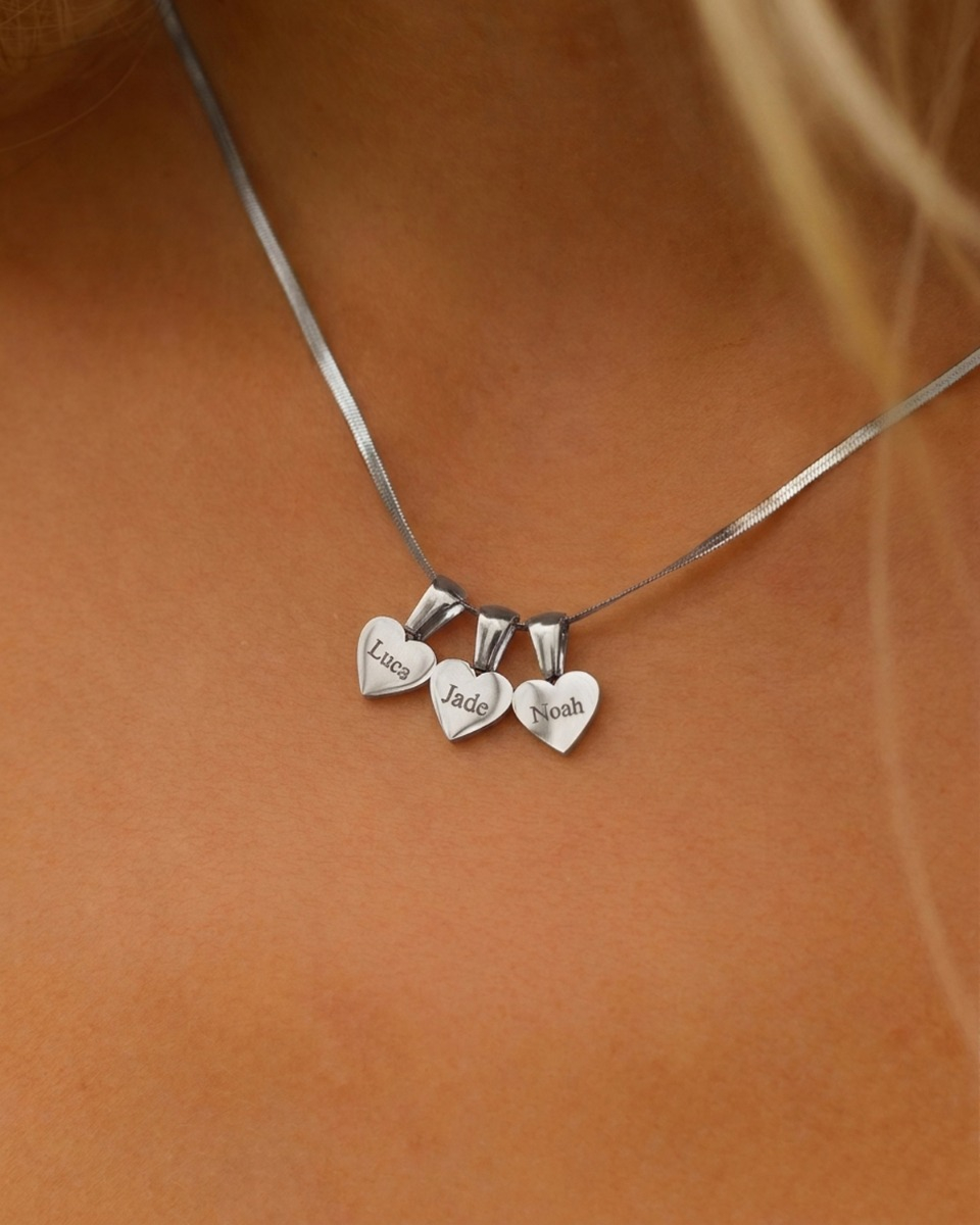 Hartjes ketting met namen zilver