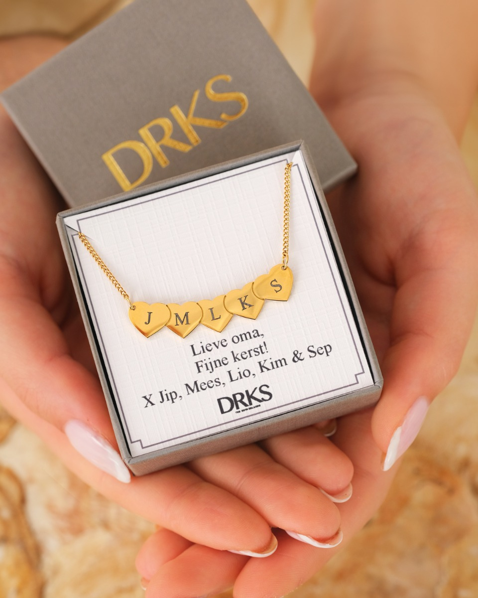 Hartjes ketting met initialen voor kerst