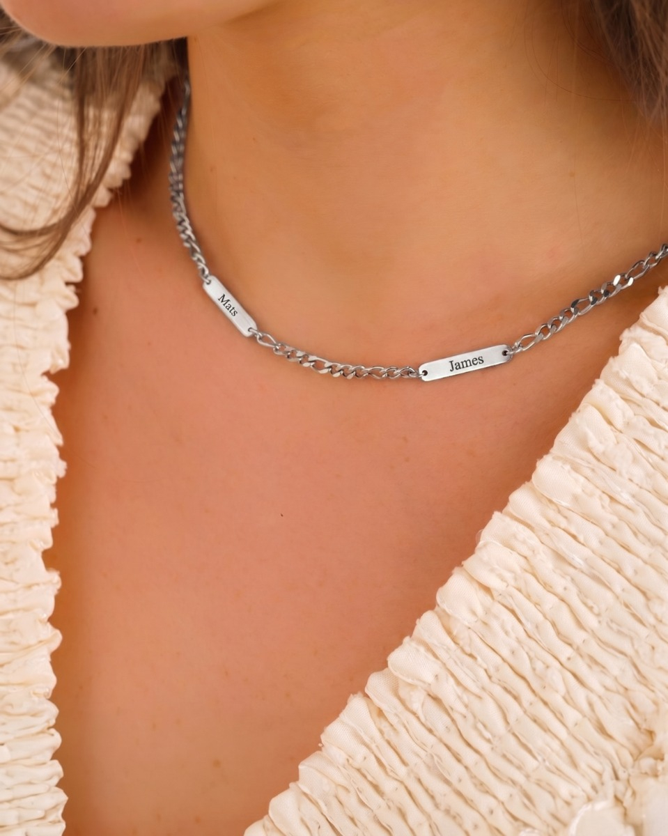 Zilveren schakelketting met namen
