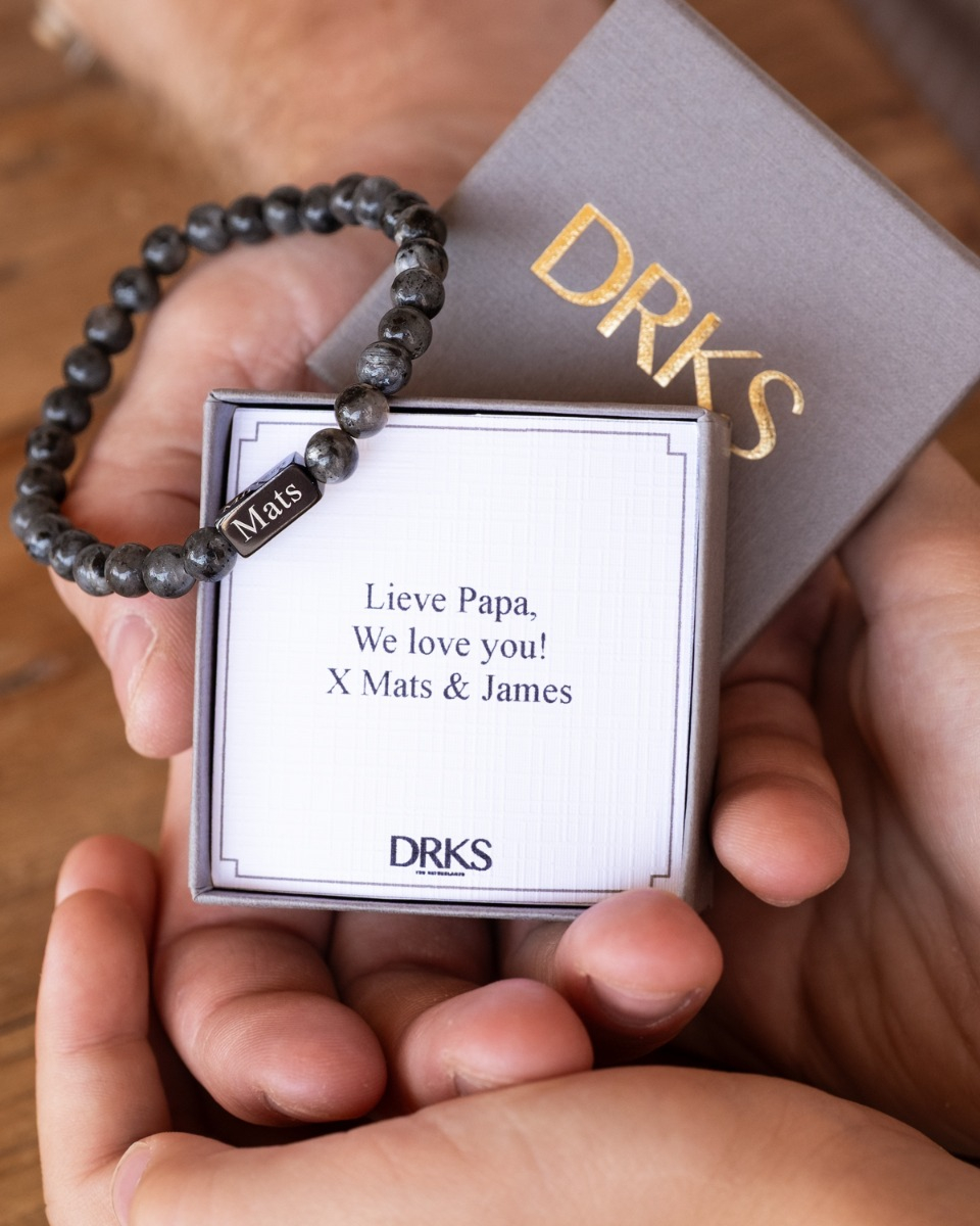 heren armband met gravering in sieradendoosje met tekst voor papa