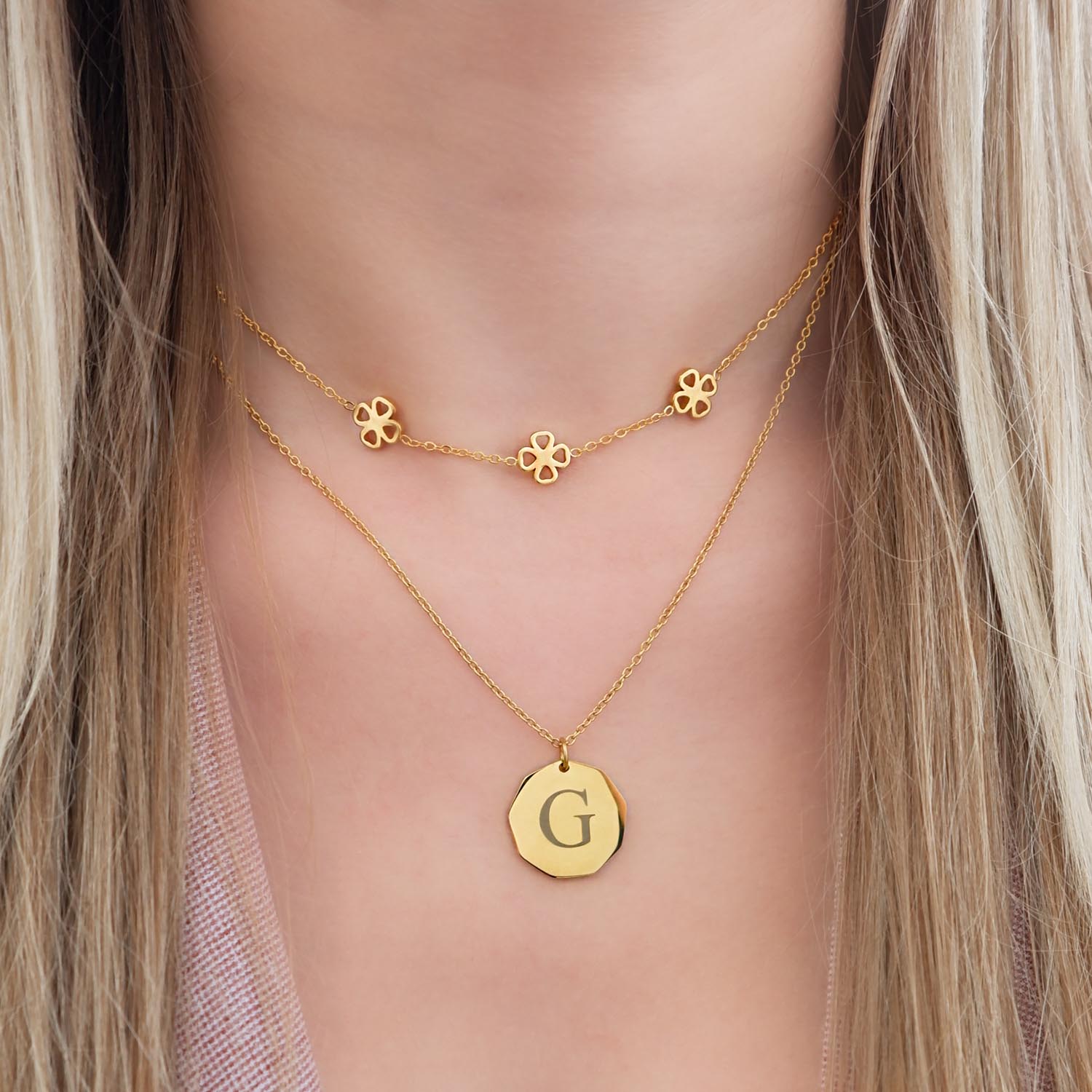 gouden initial ketting met klavertjes ketting