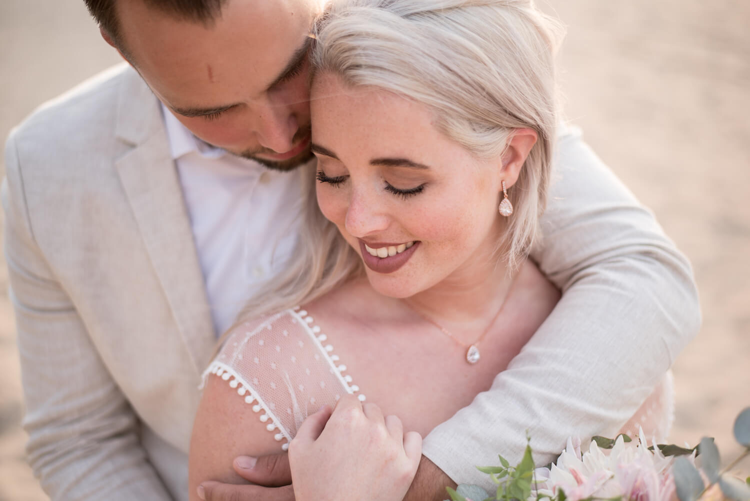 bruid met bruidegom en sieraden van drks