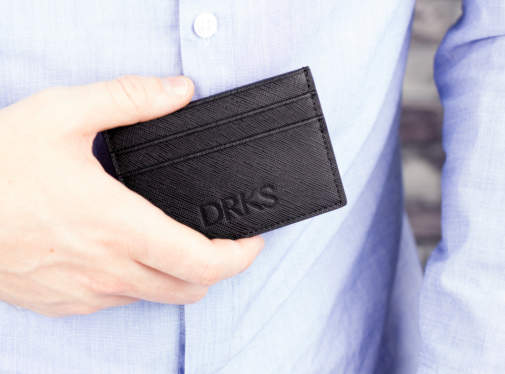 drks-zwarte-kaarthouder-van-saffiano-leer-als-cadeau-voor-man-bruidegom-van-drks
