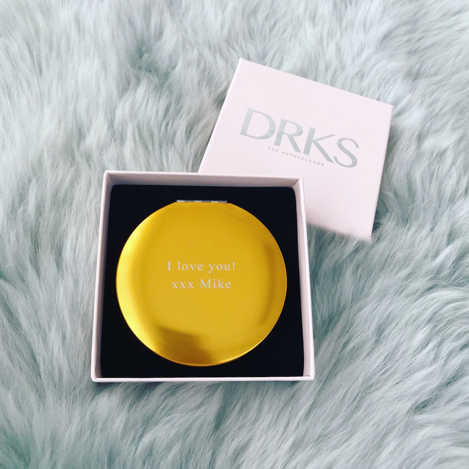 Gouden graveerbare spiegel in doosje