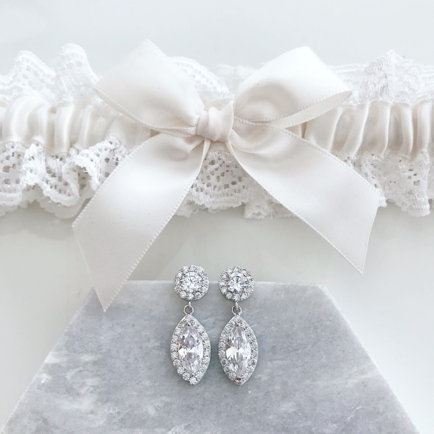 Oorbellen druppel en ronde bedel sparkle