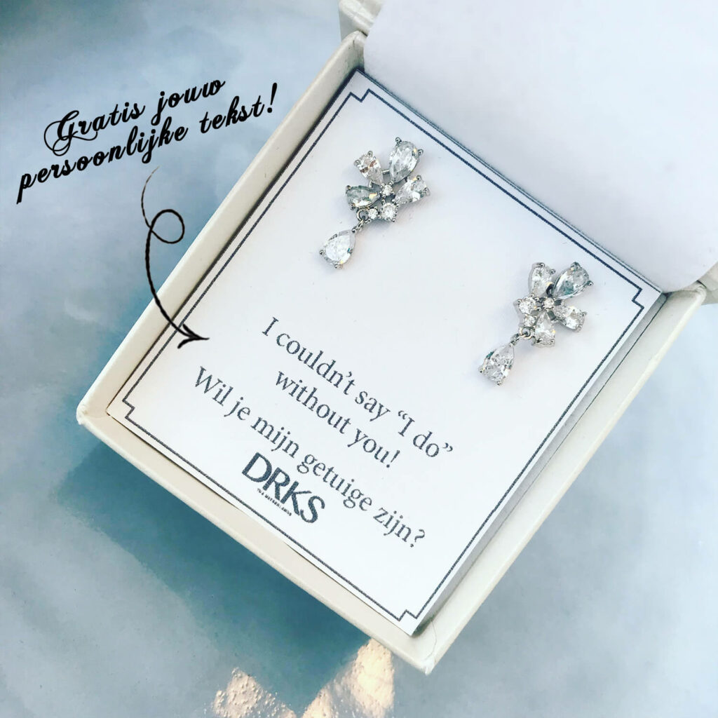 Oorbellen in sieradendoosje voor getuige