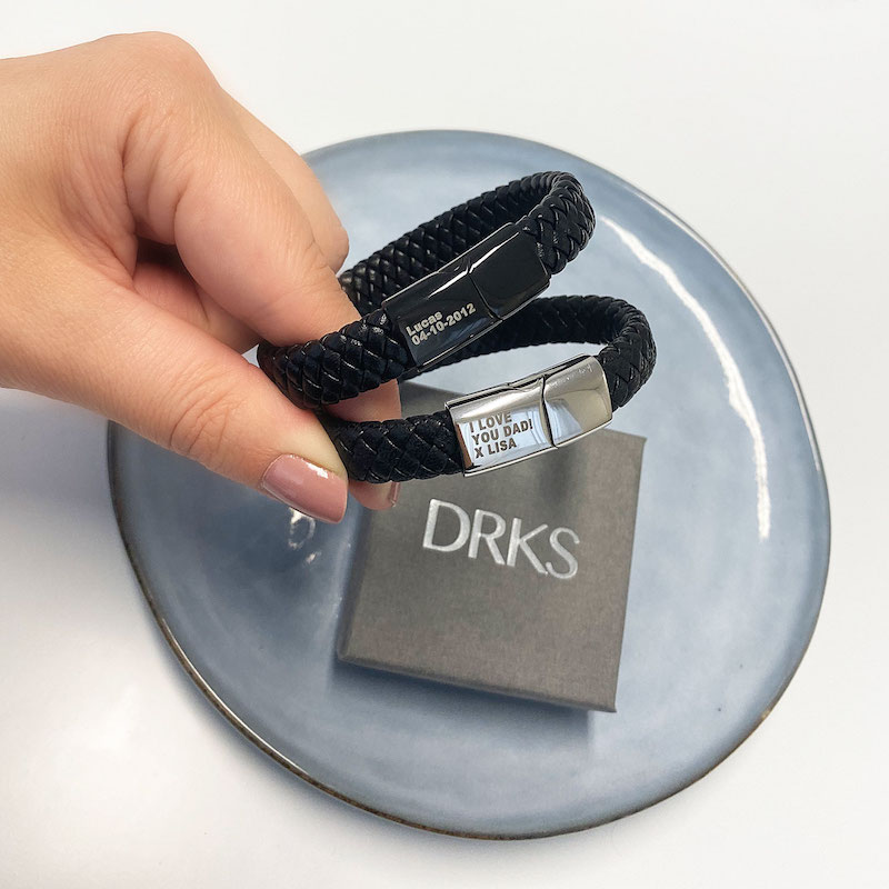 twee graveerbare mannen armbanden