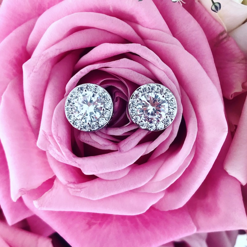 ronde zilveren oorbellen met steentjes