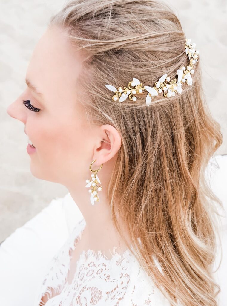 Mooie haaraccessoire voor de bruid
