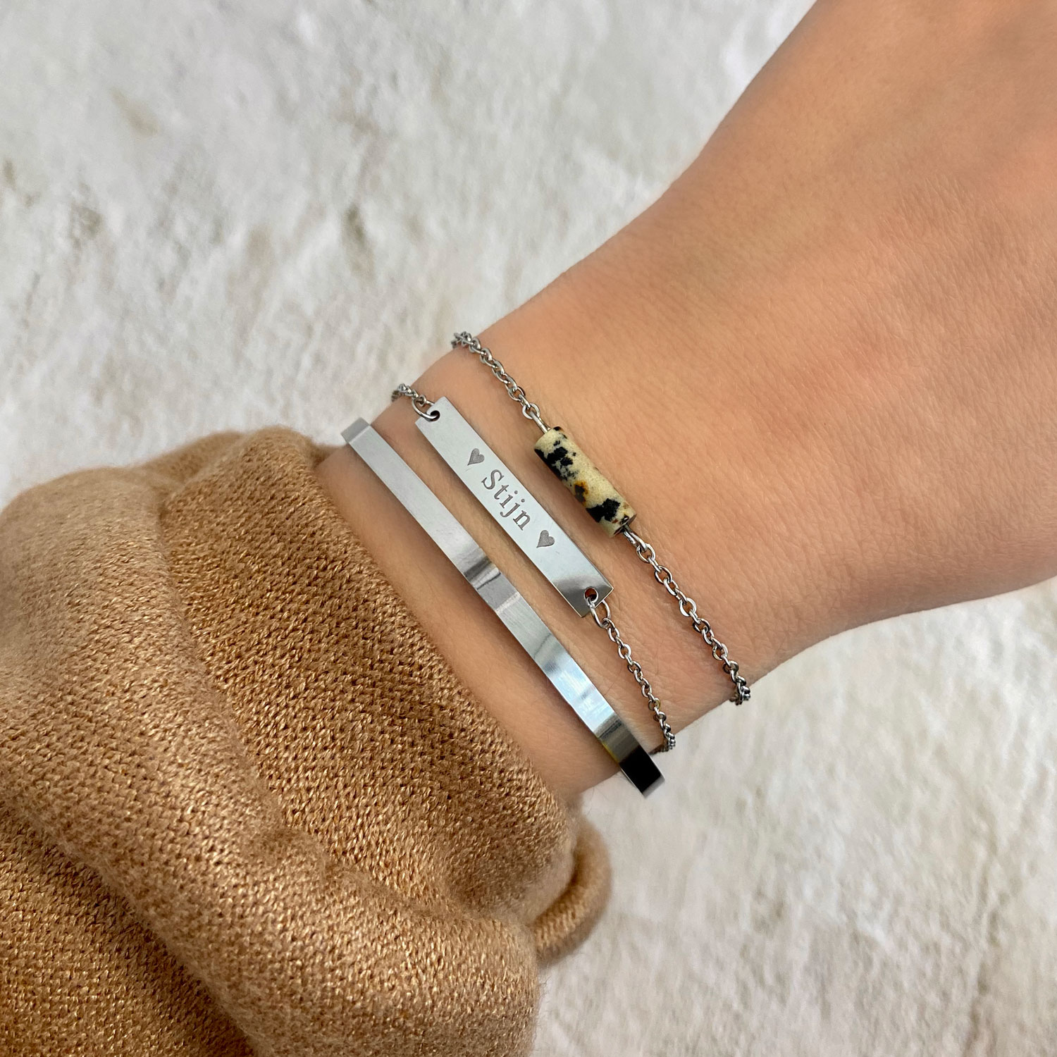 zilveren armparty met gravering