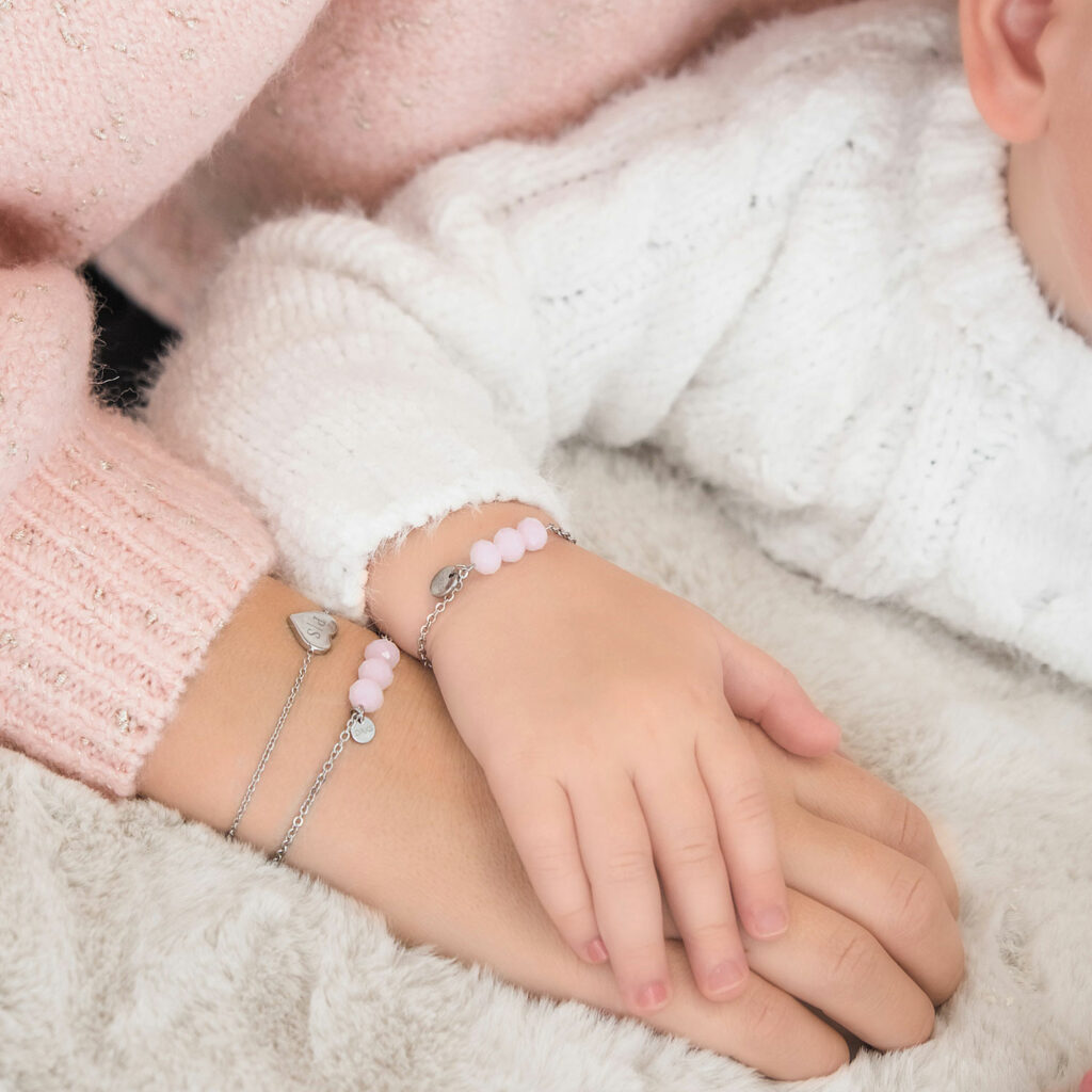 armbanden met steentjes