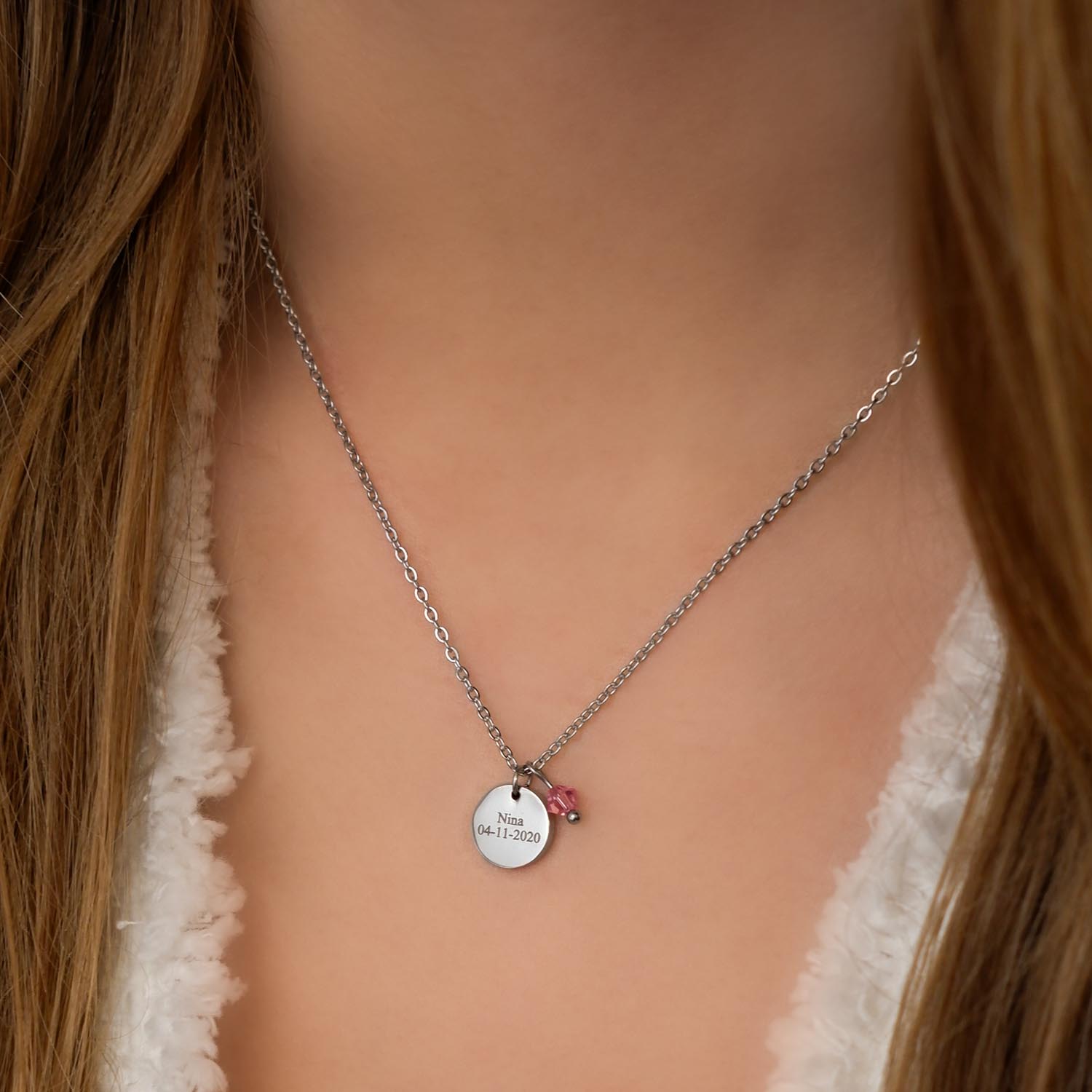 zilveren ketting met gravering en birthstone