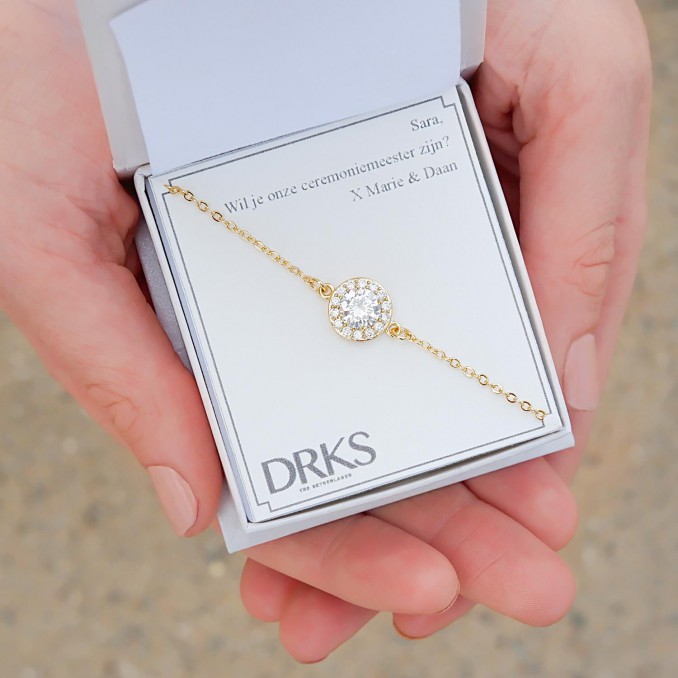 goudkleurige-armband-sieradendoosje-678x678