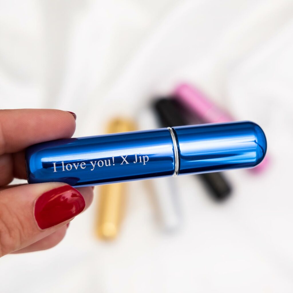 Parfumverstuiver blauw graverbaar met eigen tekst