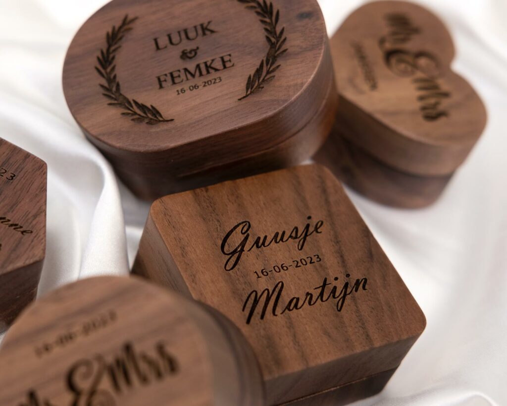 Ringen doosje hexagon hout DRKS graveerbaar