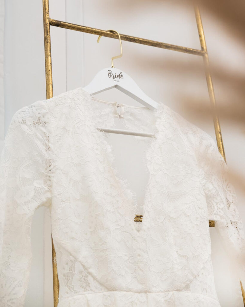 Bride kledinghanger goudkleurig